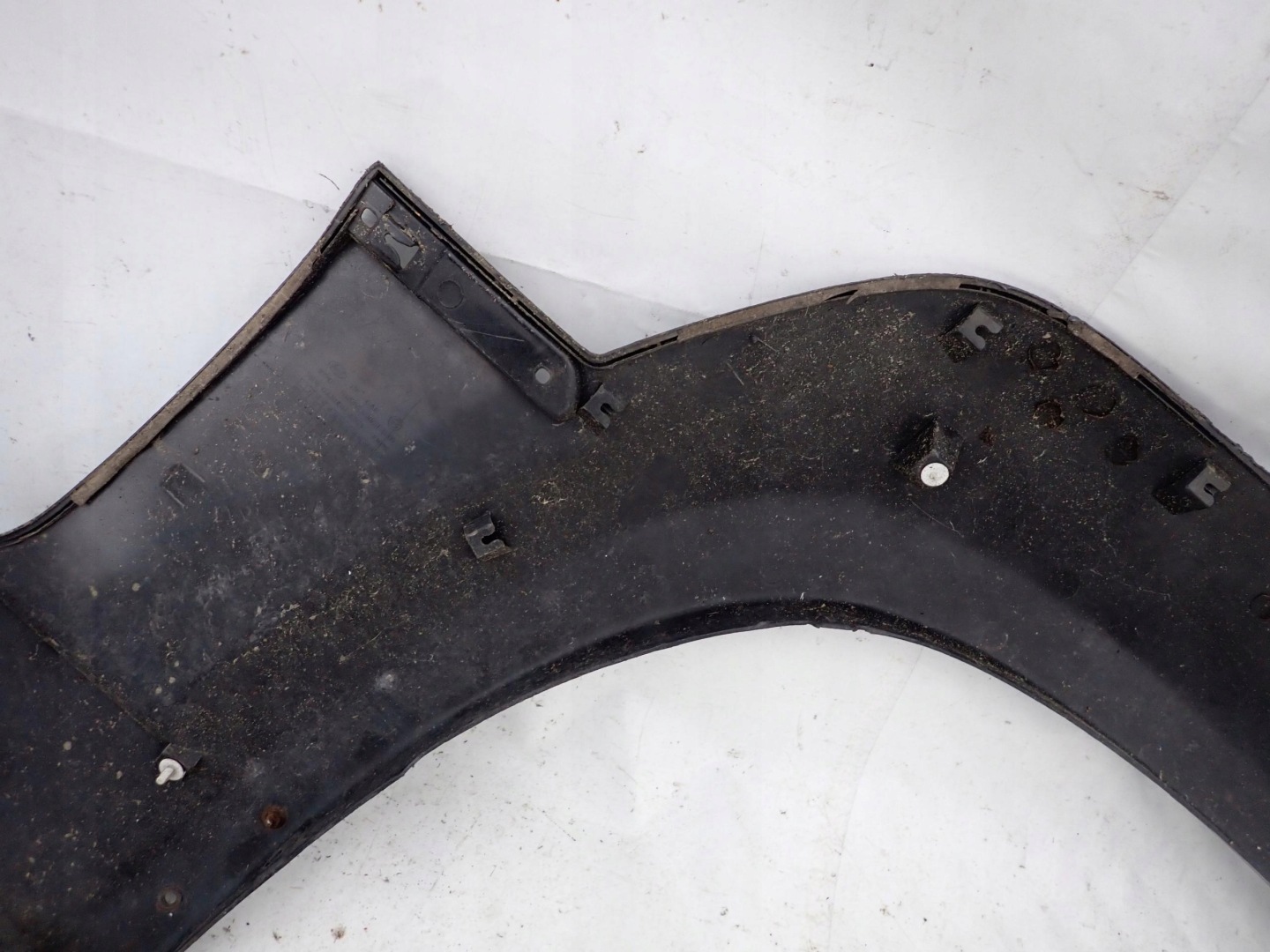 HYUNDAI TERRACAN and moulding fender left front