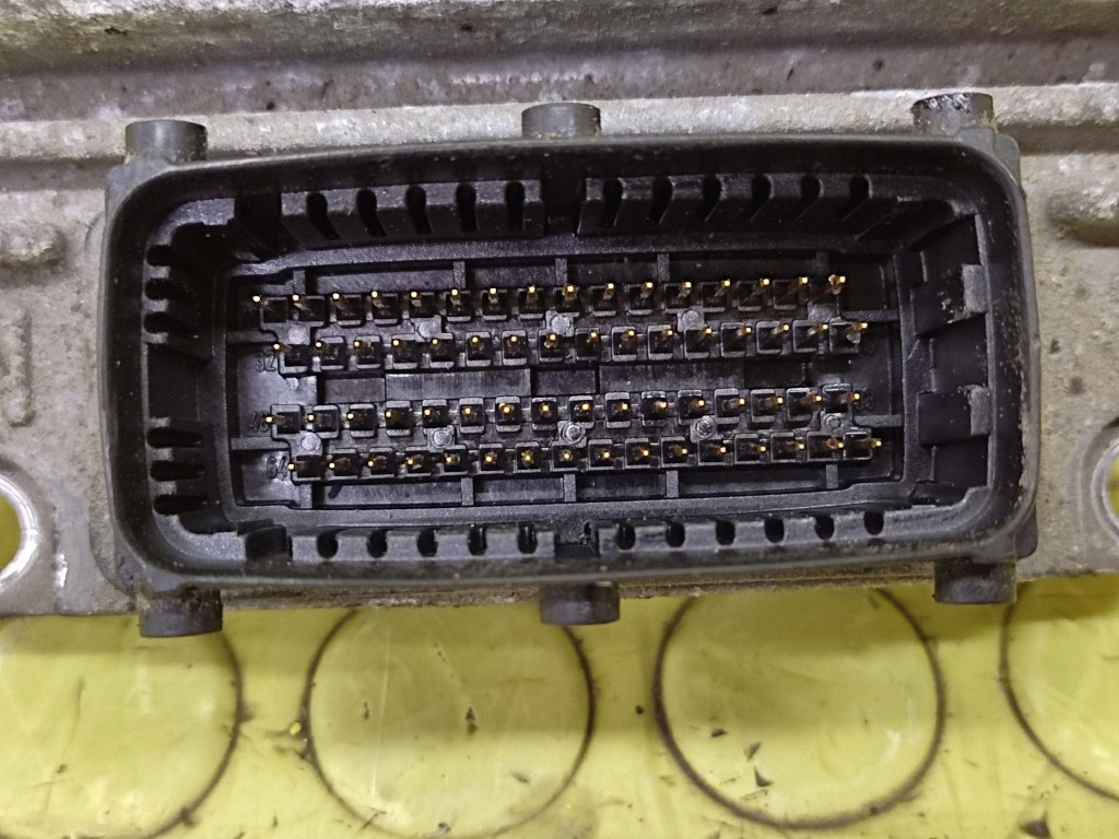 OPEL ASTRA G 1.7 D control unit of the engine 21000087