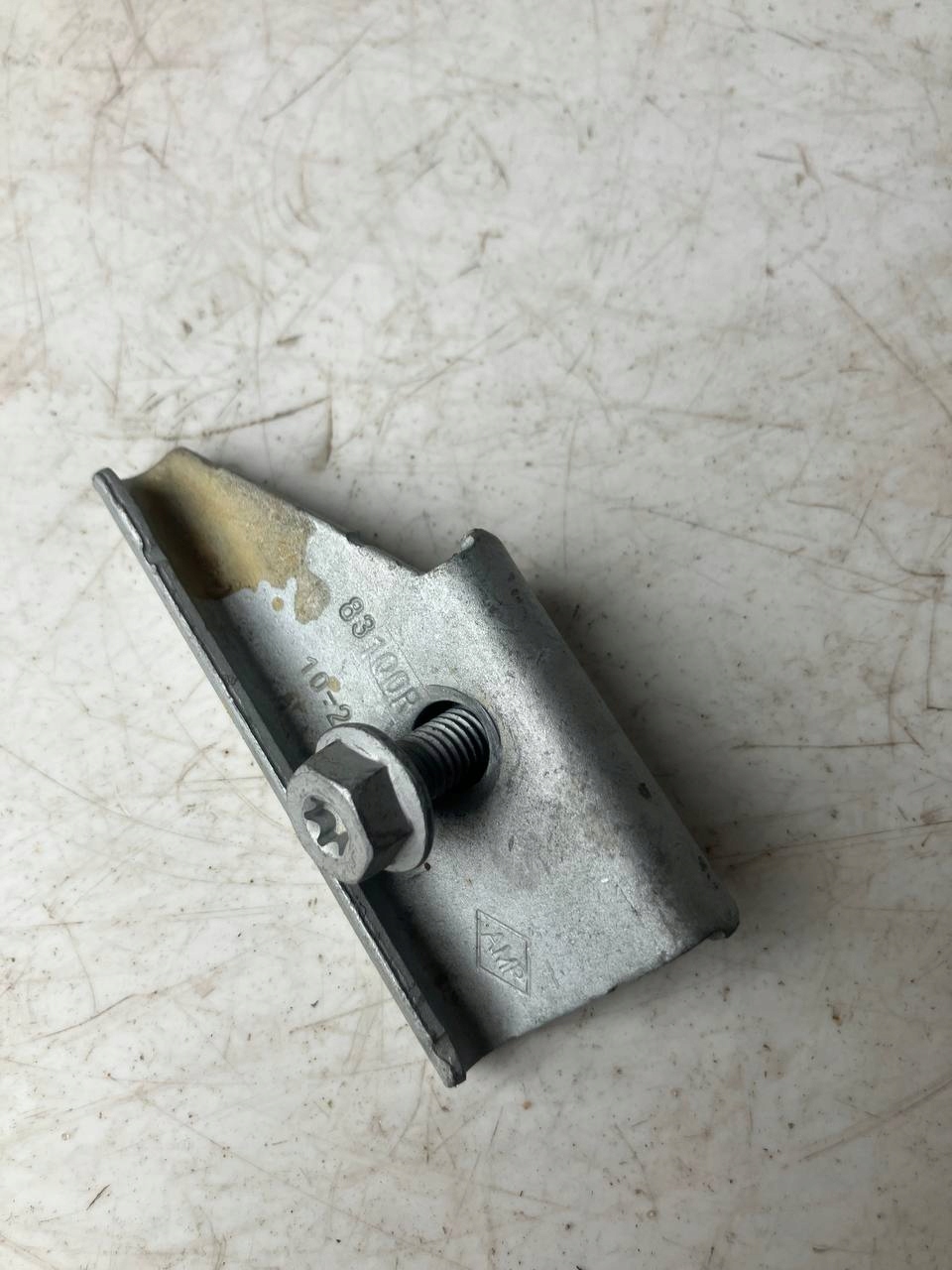 maniglia staffa per batteria RENAULT ARKANA 83100R