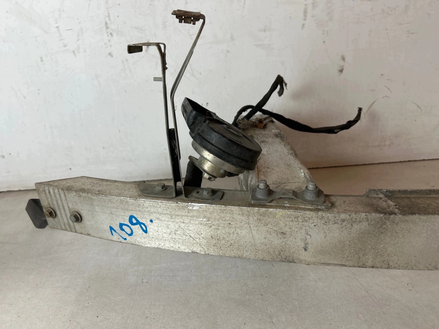 sider pillar of a bumper front absorbery Mercedes W204 Lift