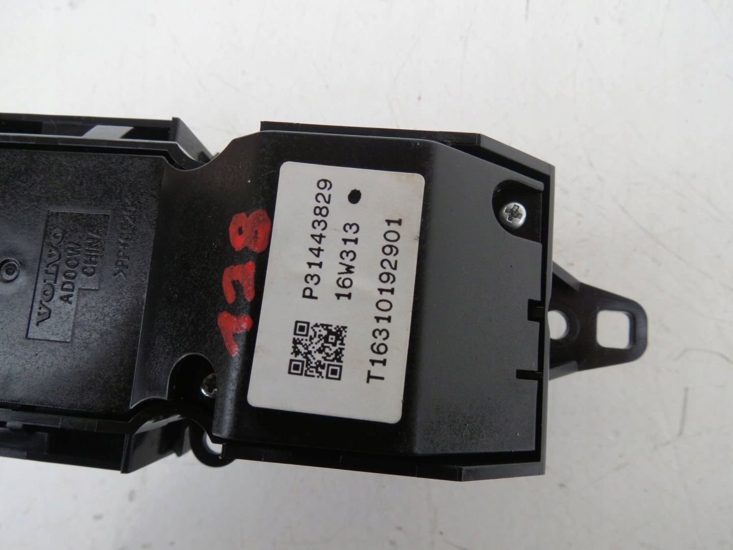 button START-STOP VOLVO S90 II 2.0 D 190KM 2016-2021R 31443829