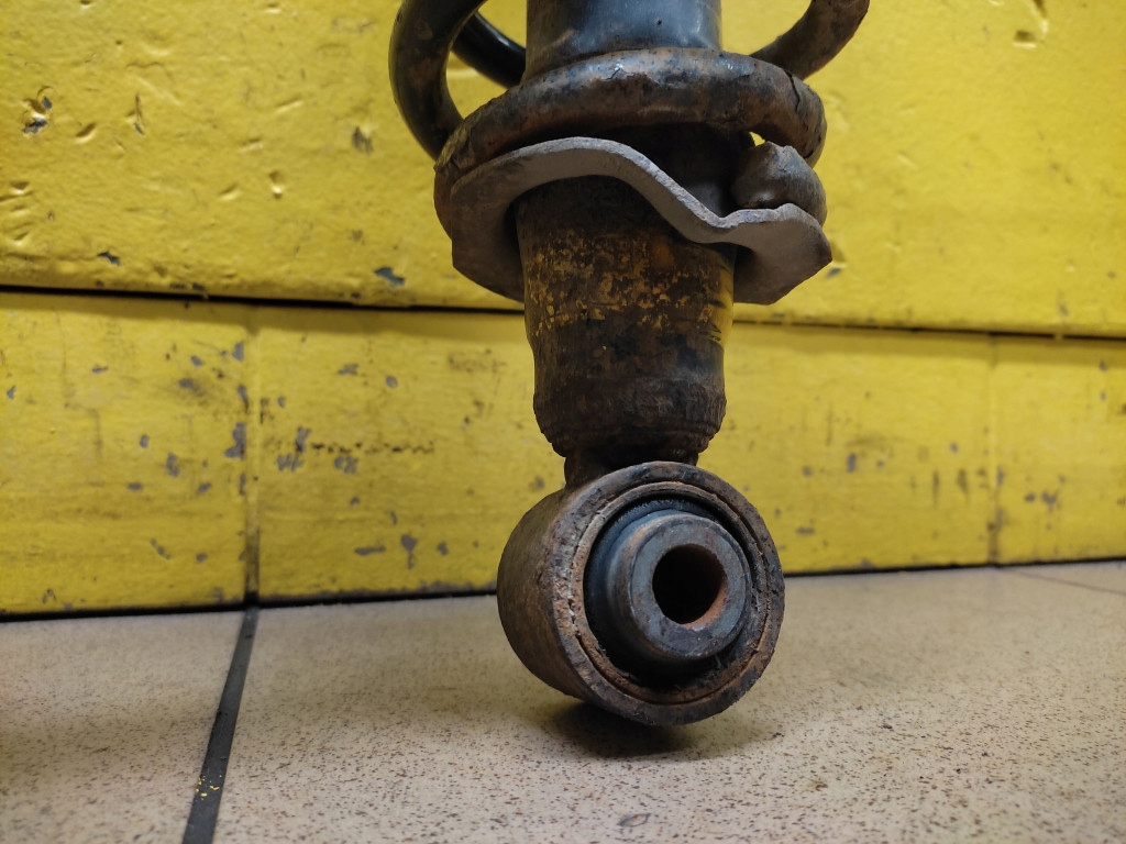 TOYOTA CELICA VII 1.8 McPherson left rear part