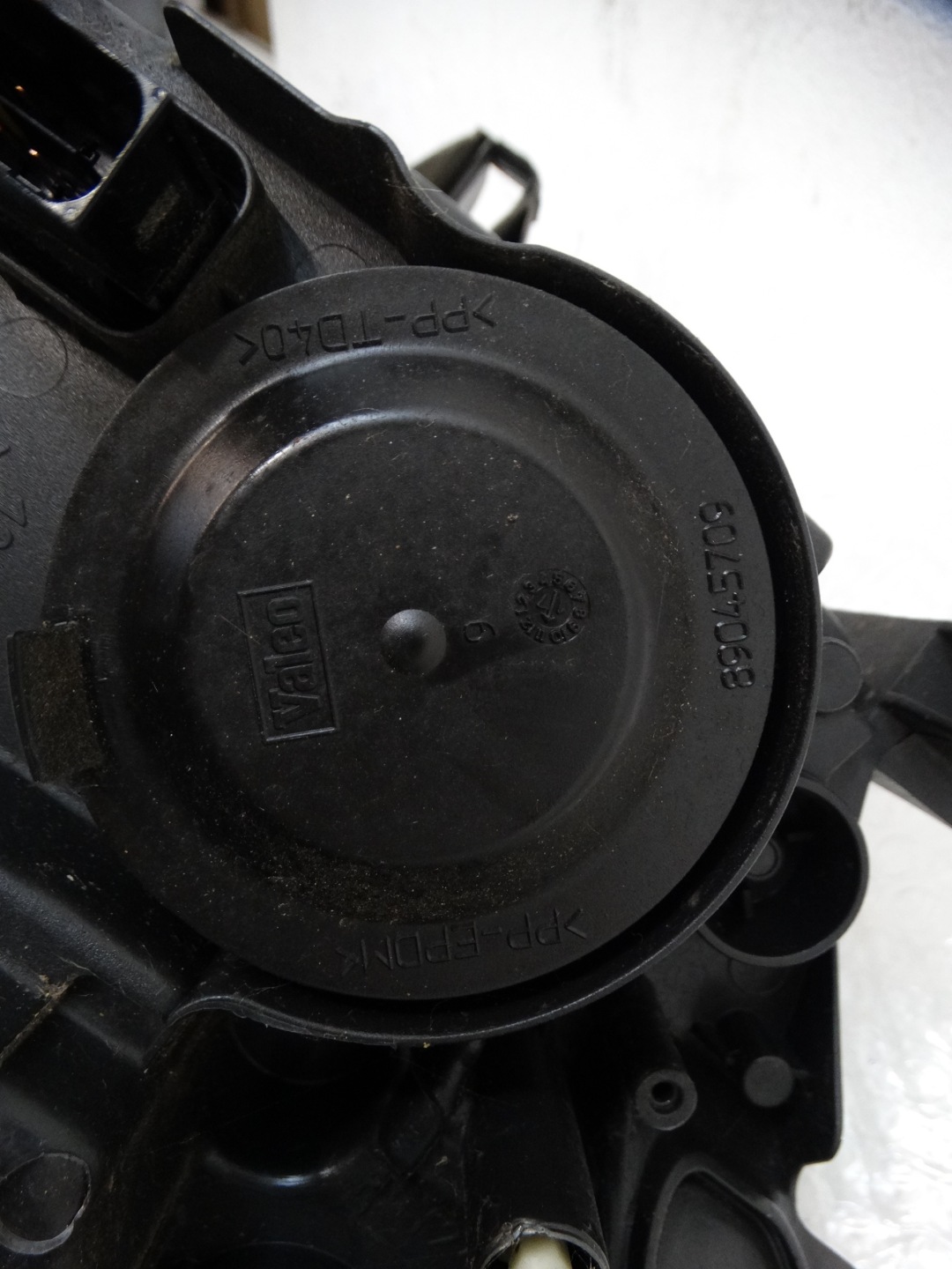 REFLEKTOR light right front PEUGEOT 2008 and LIFT 9814739580
