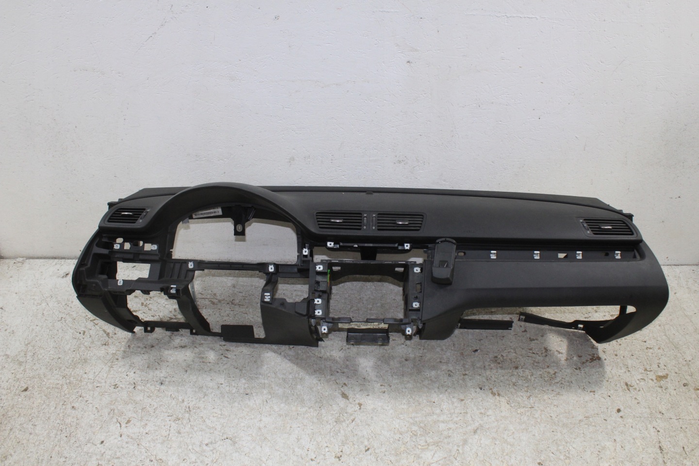 VW Passat B6 console dashboard instrument panel original