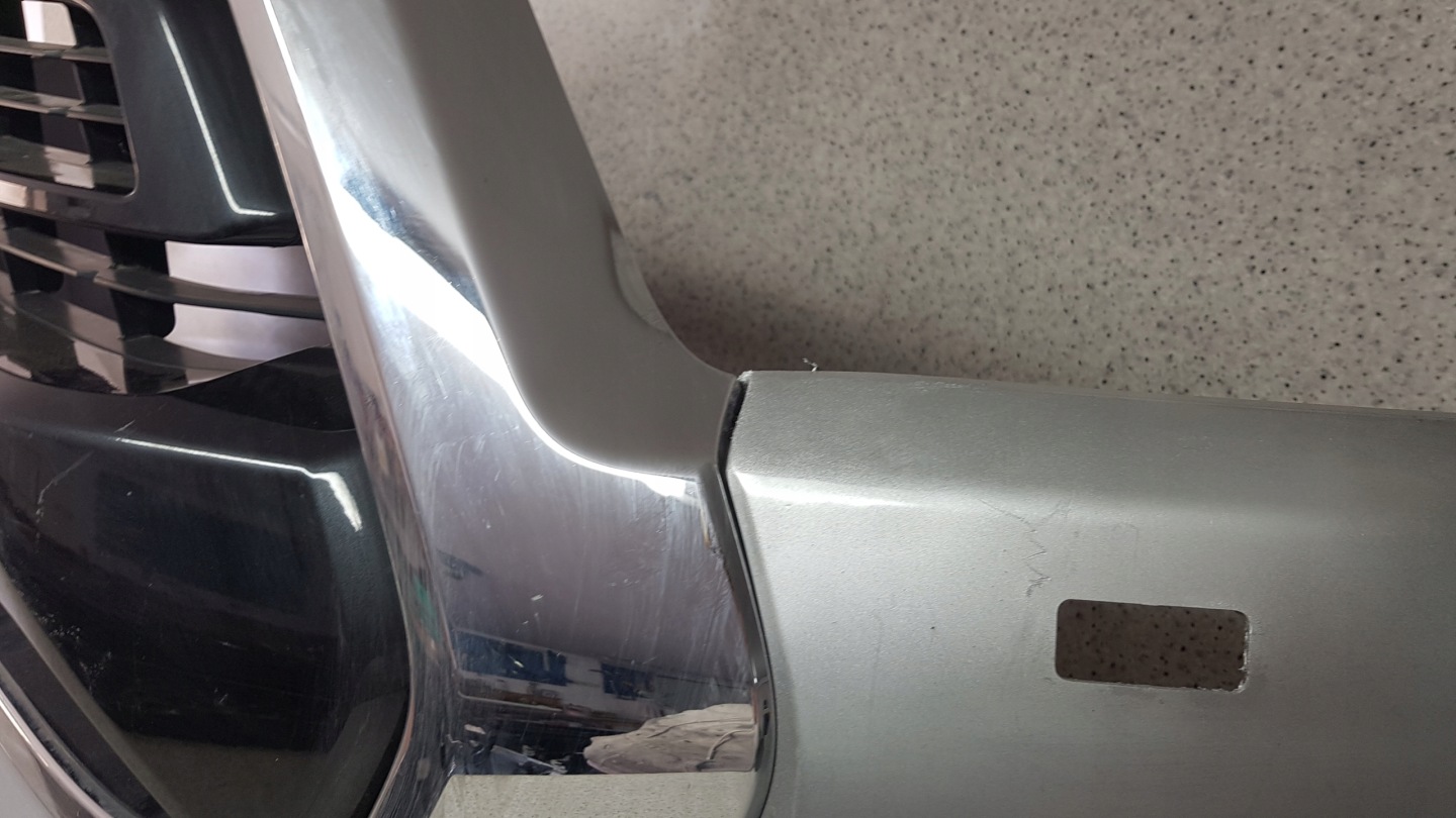 TOYOTA HILUX 2021 - bumper front 2878