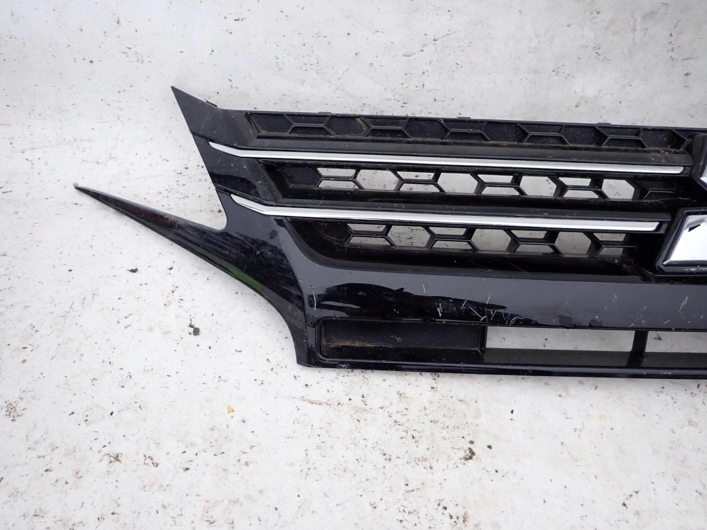 MITSUBISHI SPACE STAR II 2 LIFT 19- Grill Grill