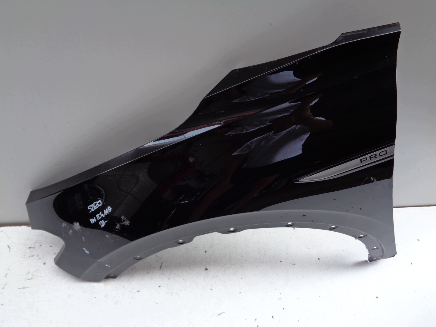 fender left front VW ID4 11A 21- NR 52635