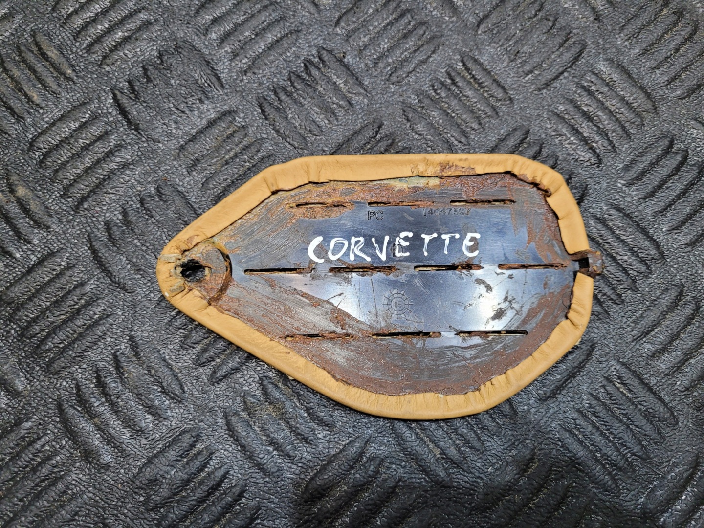 cover covering spoiler 14047597 CHEVROLET CORVETTE C4