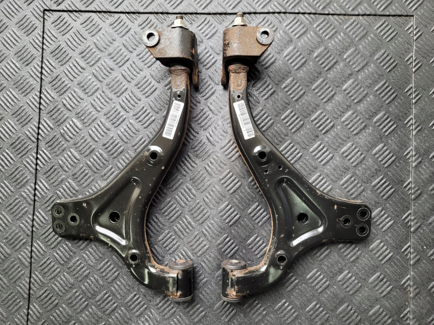 arm lower front front left MG HS and 1.5 T TGI AUTOMAT