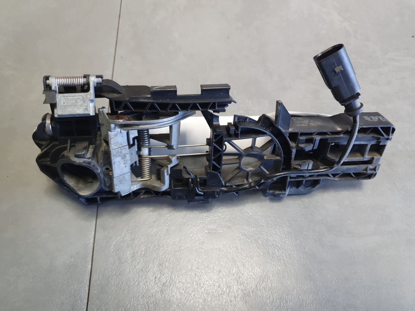 Volkswagen PASSAT CC handle exterior left rear 3C8839885 lb9a