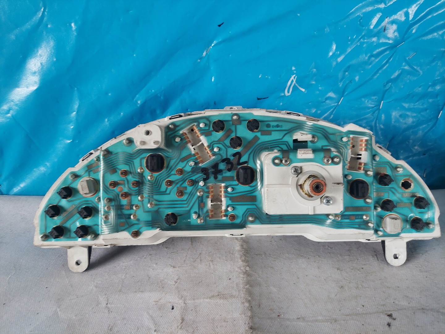 dials clock NISSAN VANETTE 2.3 D 24810