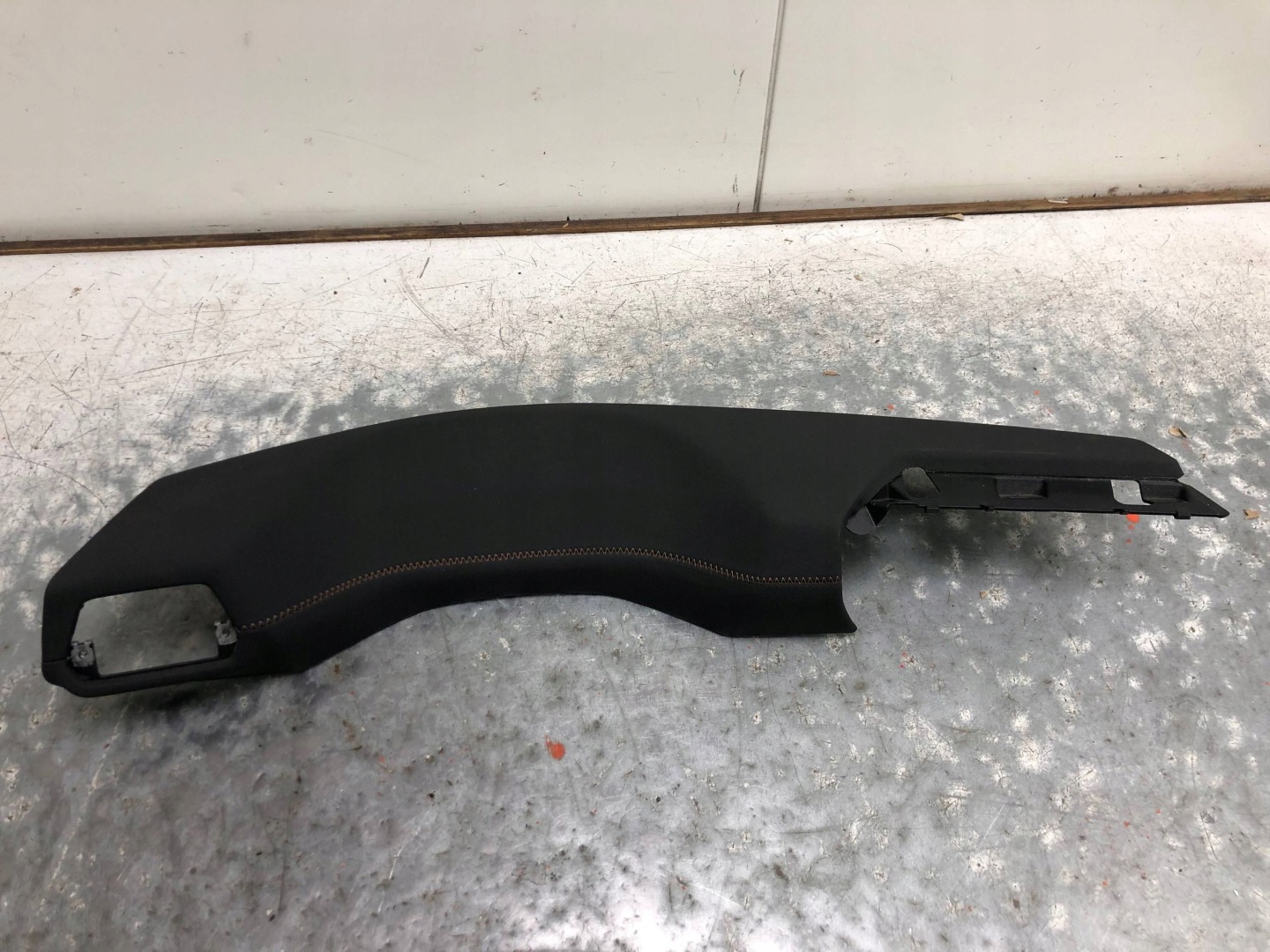 Blende Abdeckung DEKOR konsole CUPRA BORN 10F858061C