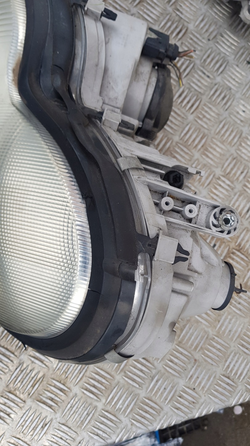 MERCEDES W203 light left front XENON