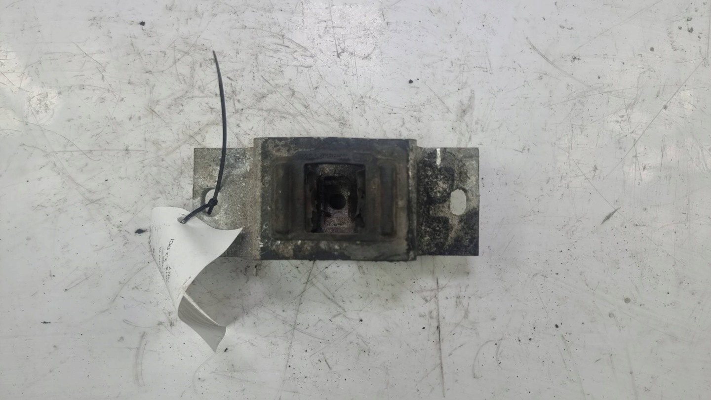 engine mount 8200676857 OPEL MOVANO III