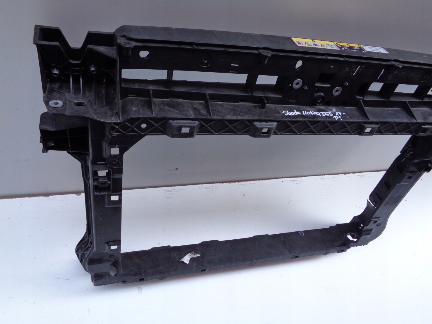 bar, wall front SKODA KODIAQ 565 17