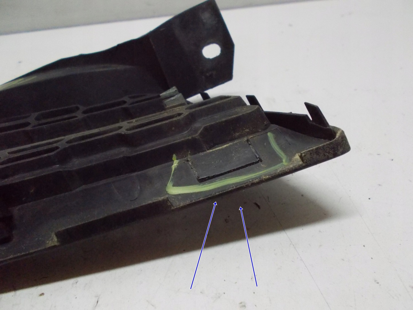 NISSAN MICRA K12 O7R grid of a bumper indicator left 62330