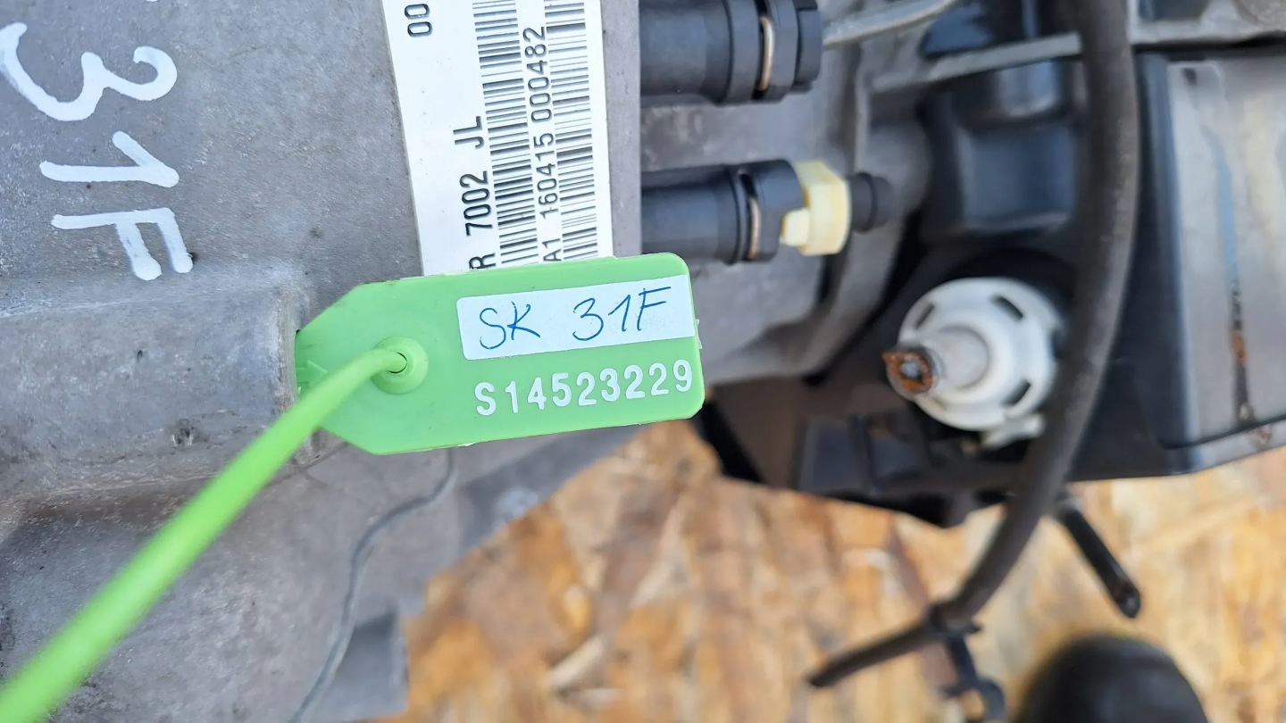 GETRIEBE 8A6R-7002-JL FORD FIESTA MK7 1.25
