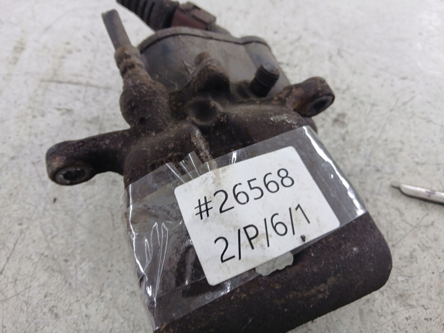 AUDI A6 C6 2.0 TDI caliper brake right rear part electrical