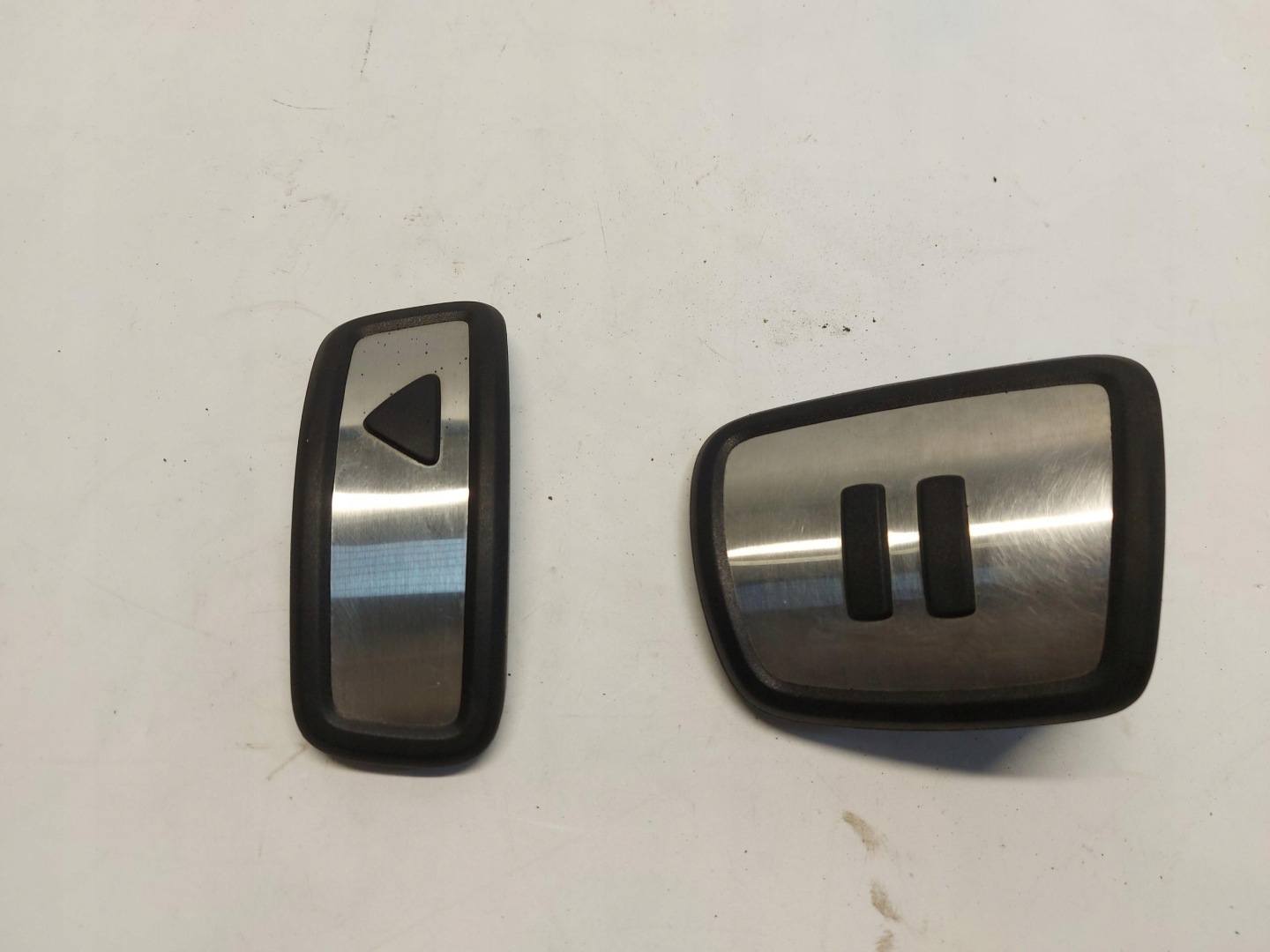 VW ID4 11A , 2024r SUV 5D caps for pedals 10A723131