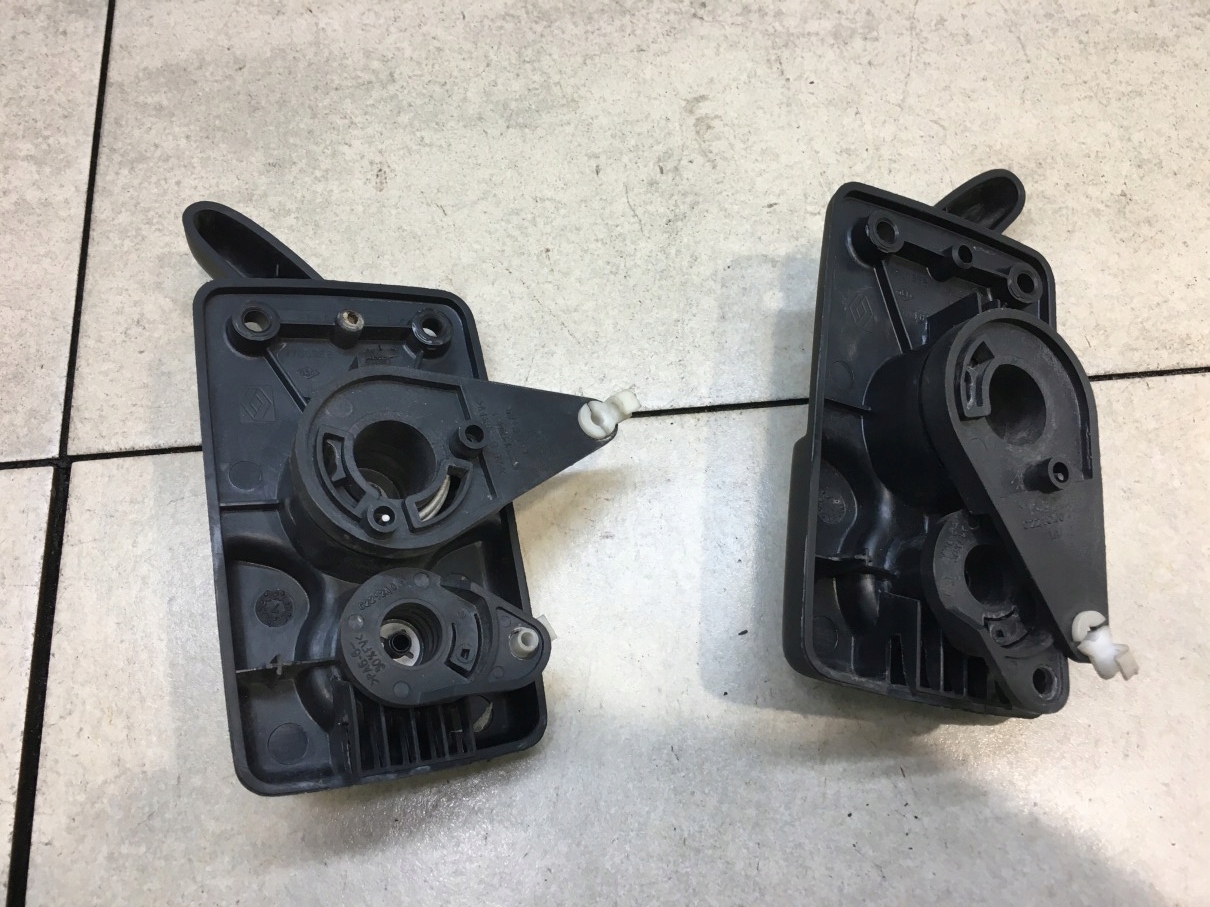handle inner rear part KOMPLET MOVANO and 7700352