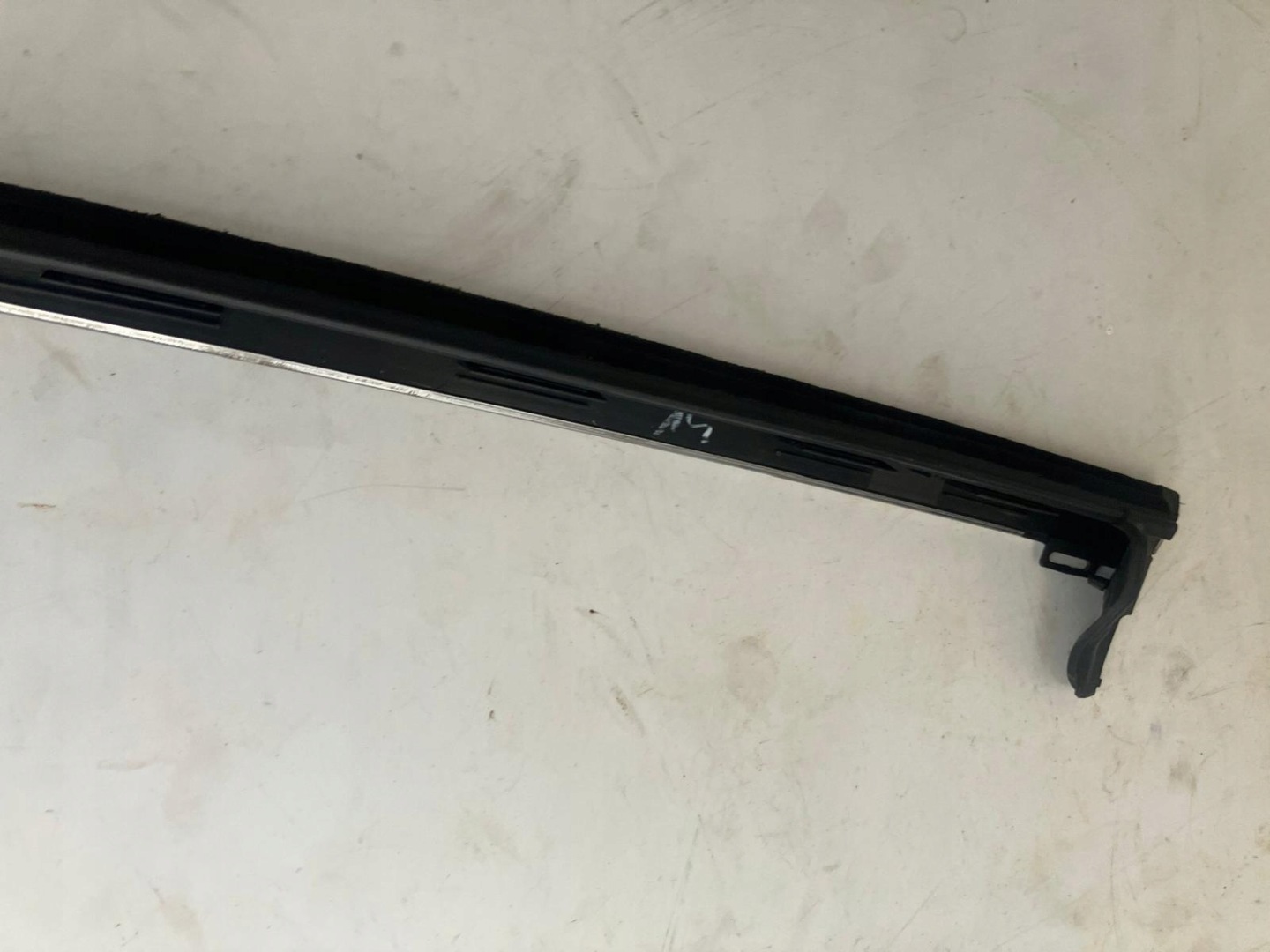 moulding CHROM door upper right front CITROEN C4 PICASSO II 9677096480