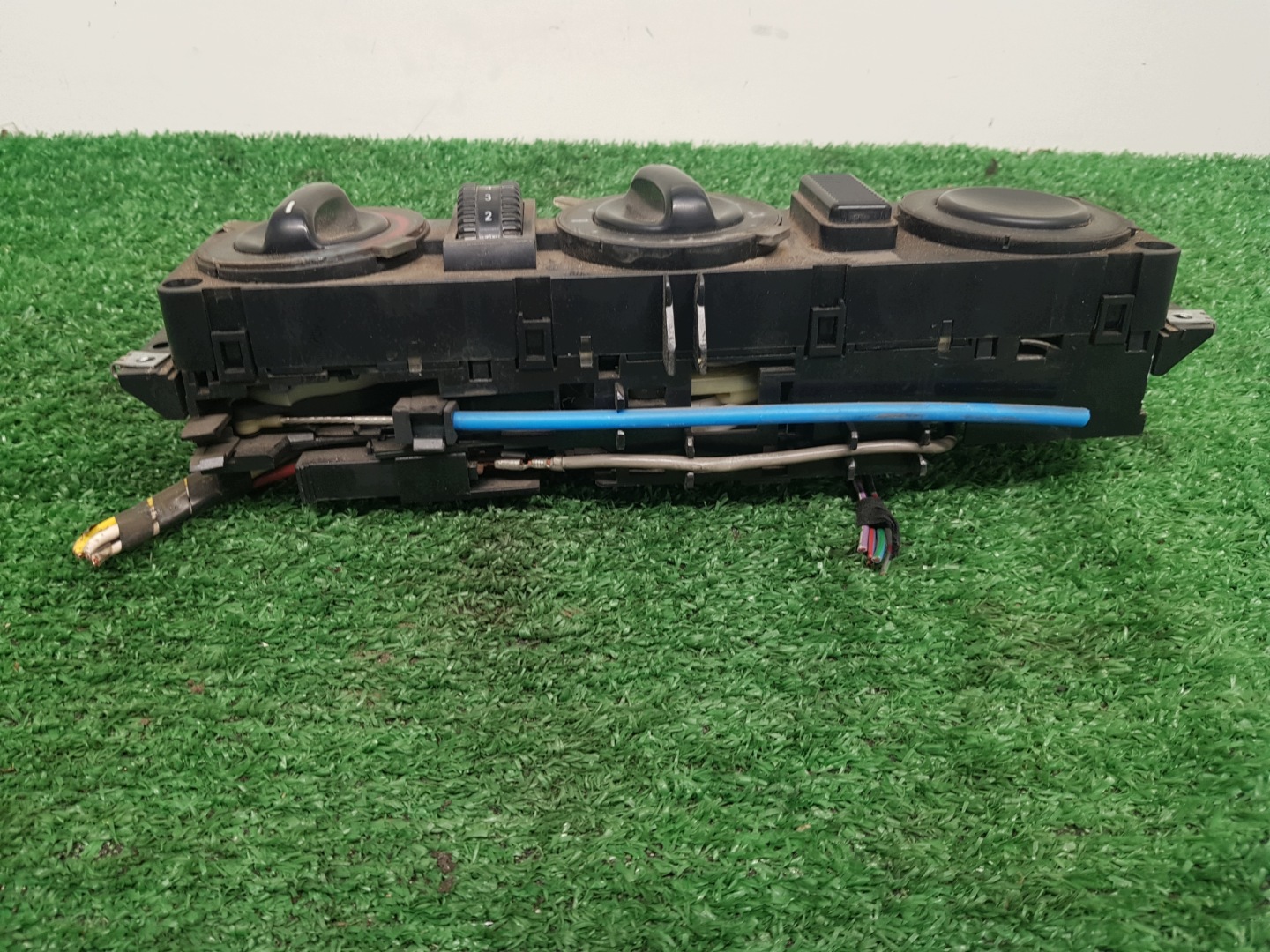 control panel air conditioning devices MERCEDES-BENZ VITO W638 A0008306185