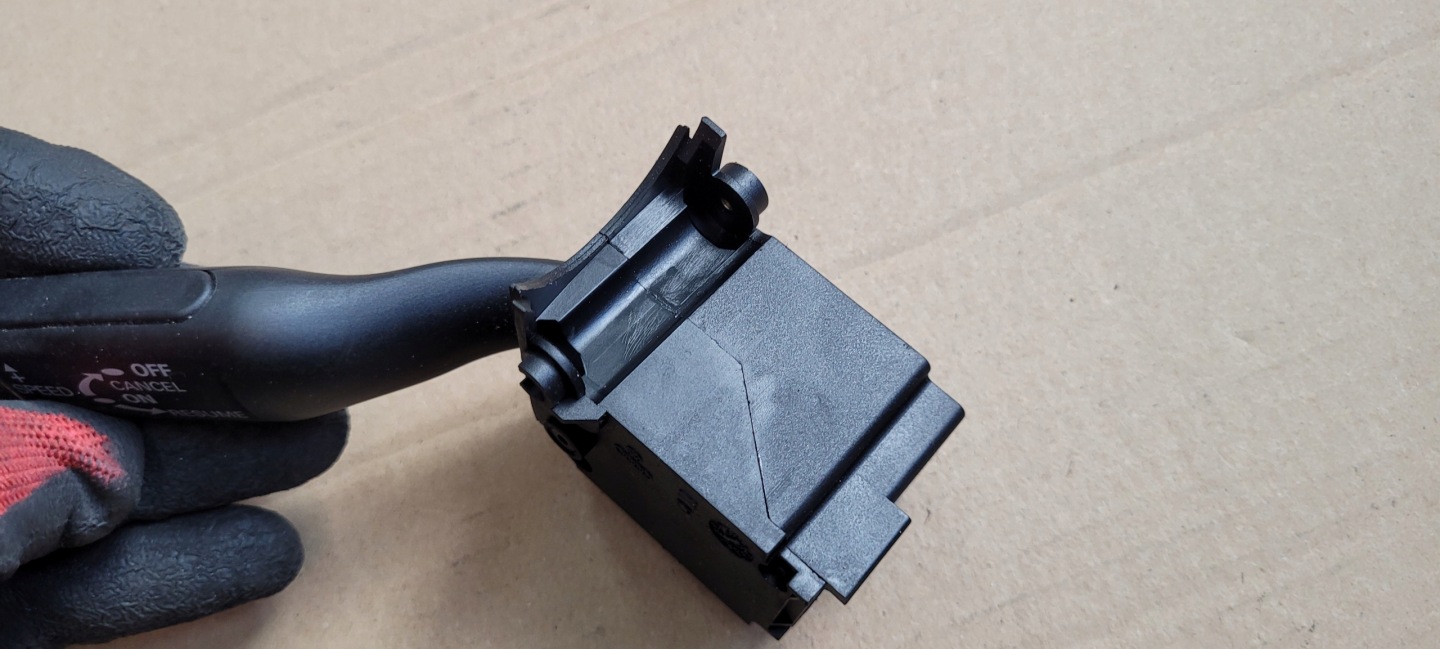 A6 C6 A4 B7 Pulsante MANETKA TEMPOMATU 4E0953521