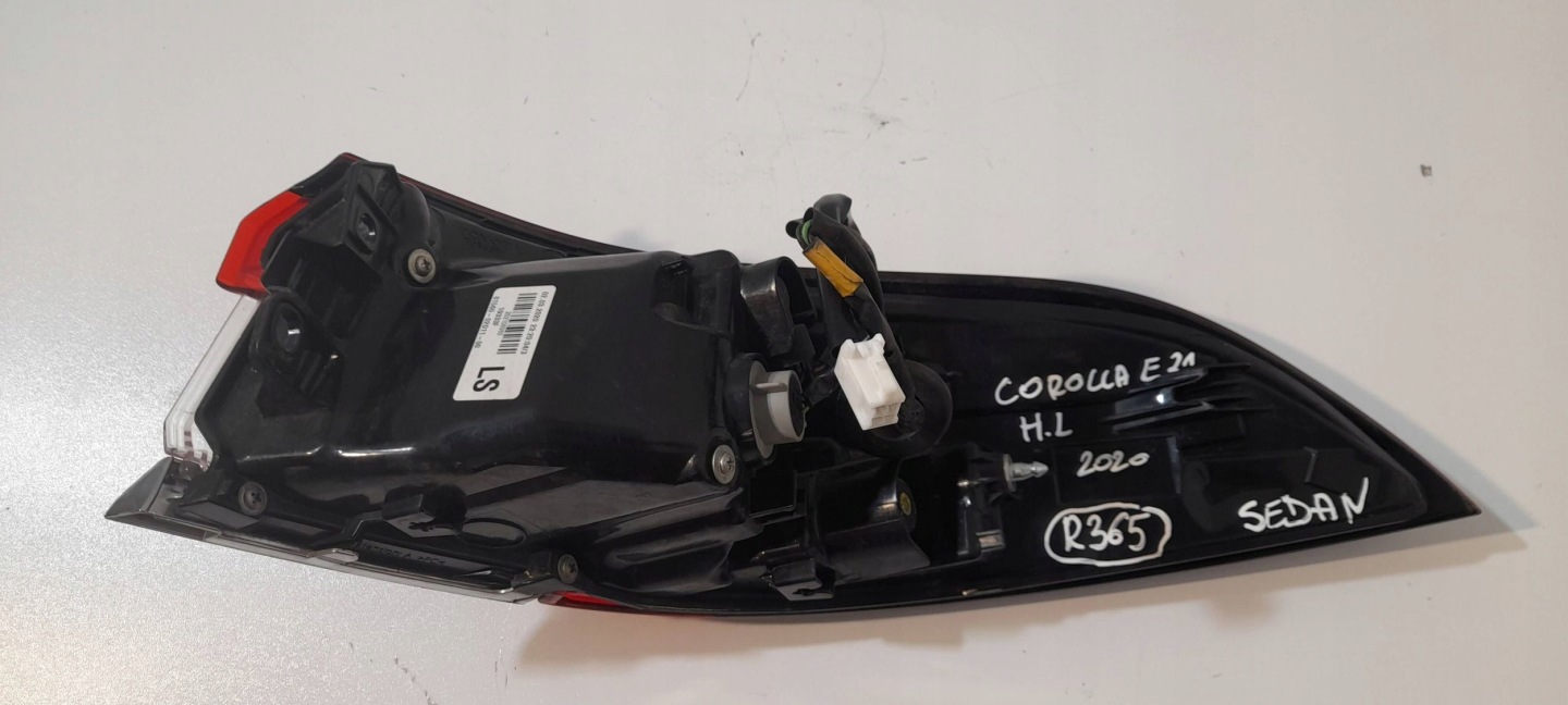 Toyota Corolla E210 E21 light rear left sedan 8156002d1100 (R365)