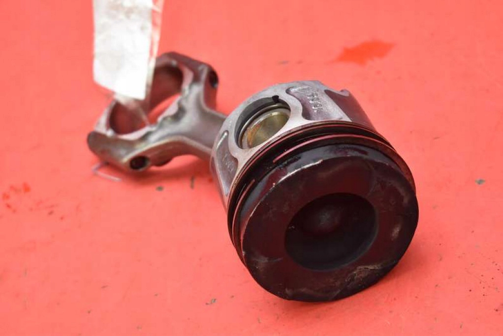 piston connecting rod A20DTH OPEL INSIGNIA A 2.0 CDTI 130 KM 08-14
