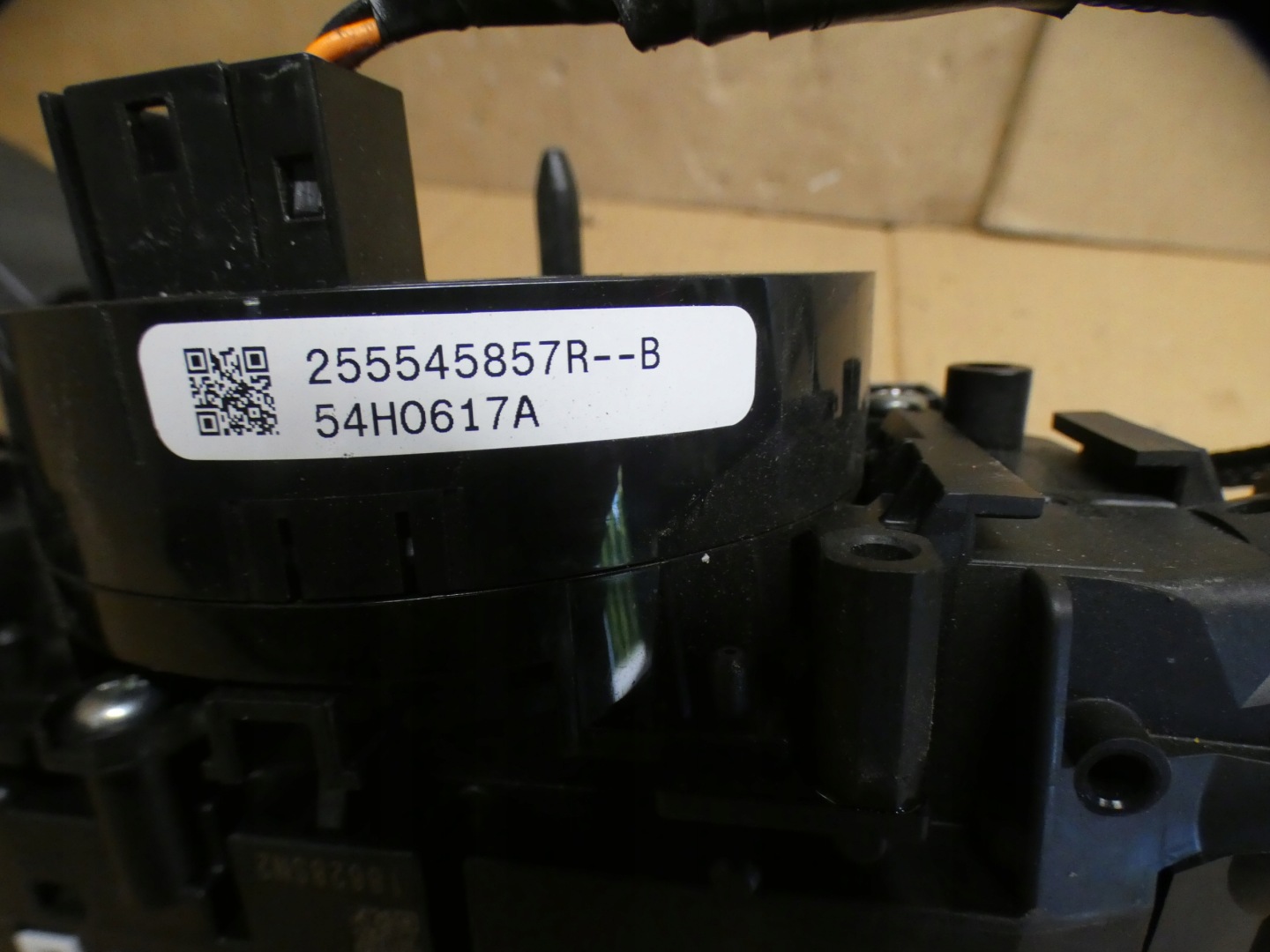 steering wheel levers and controls PAJAK ring RENAULT KADJAR 255678341R