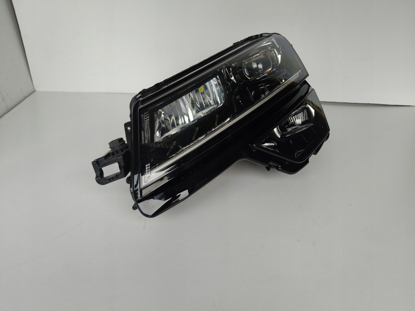 light left REFLEKTOR SKODA KAROQ 57A 17- FULL LED
