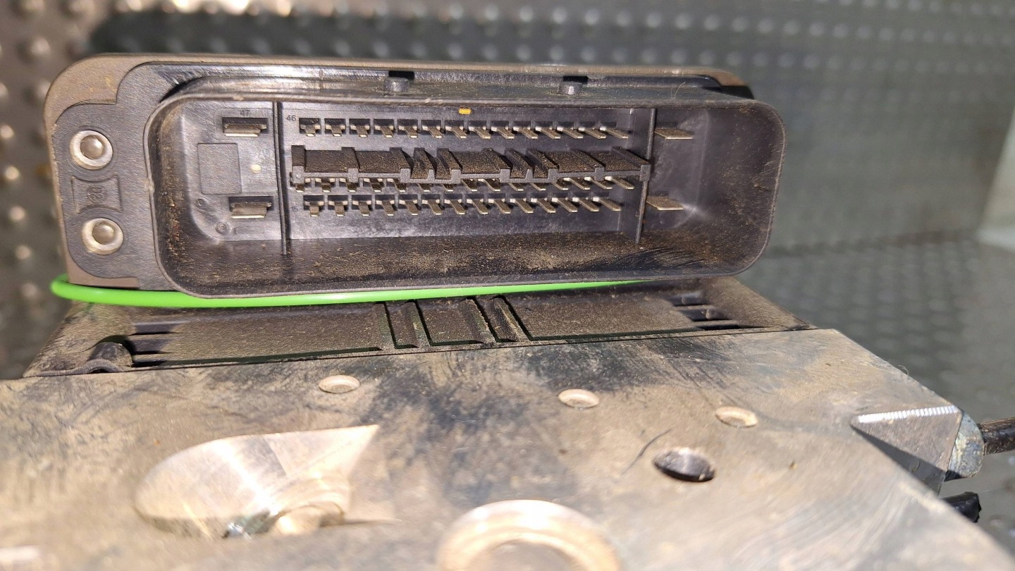 pump control unit ABS 6795779 6795778 BMW X5 E70 X6 E71