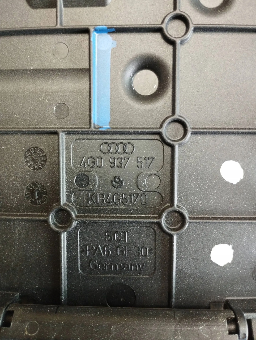 AUDI A6 C7 ROZDZIELACZ PRADU 4G0937517