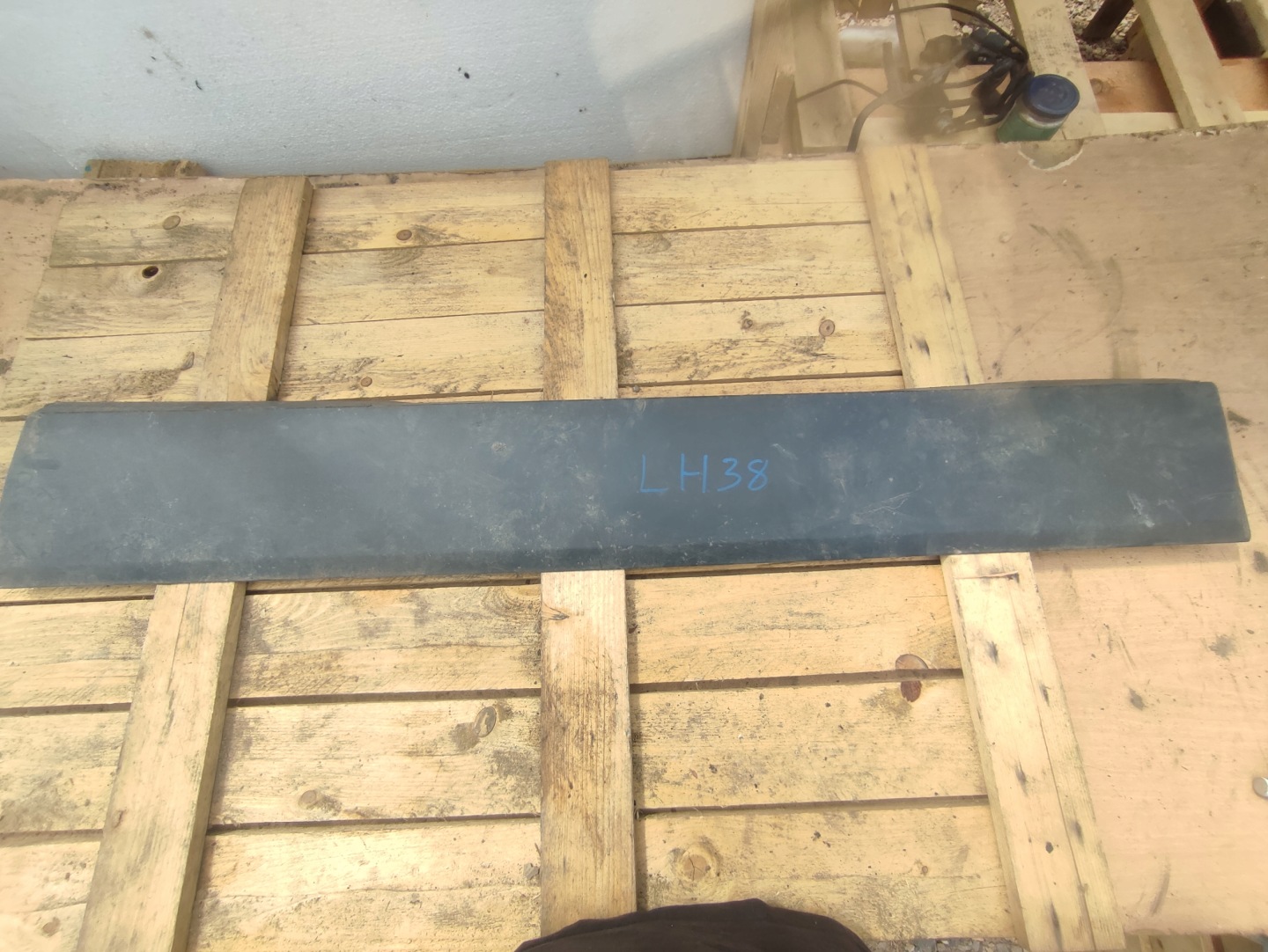 moulding side left TRAFIC III VIVARO B 93867912