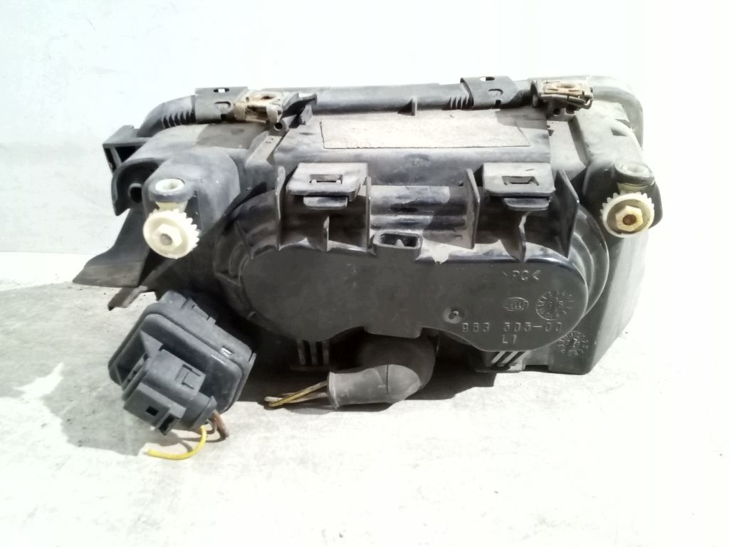 Audi A3 8L light left front front