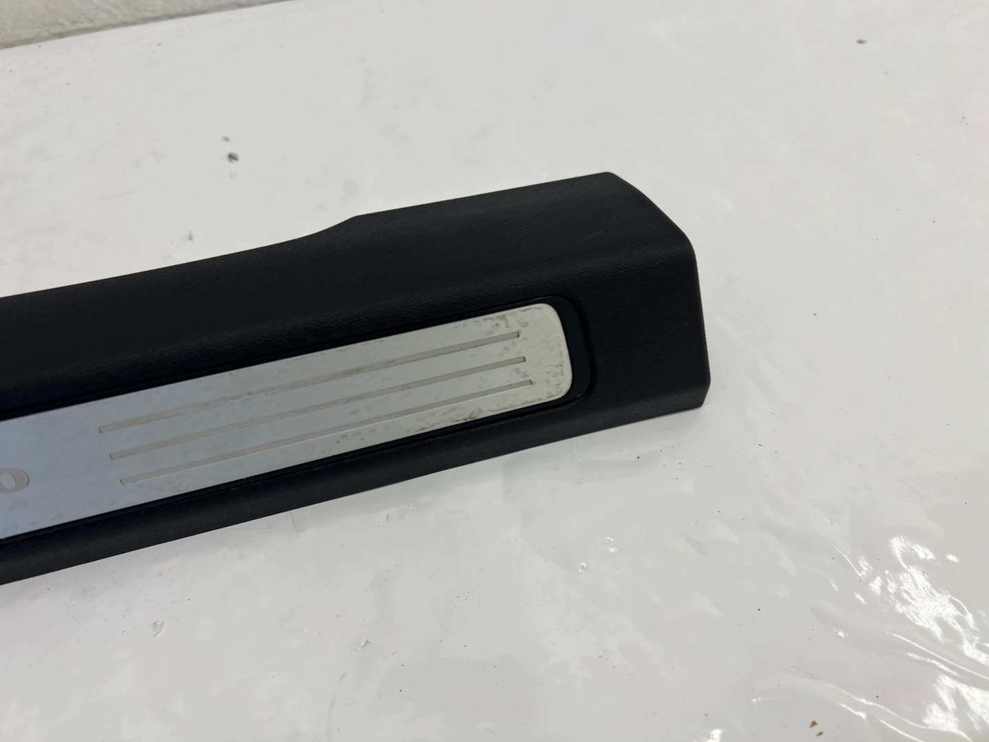 moulding cap of the threshold front front left VOLVO V60 II S60 31468384