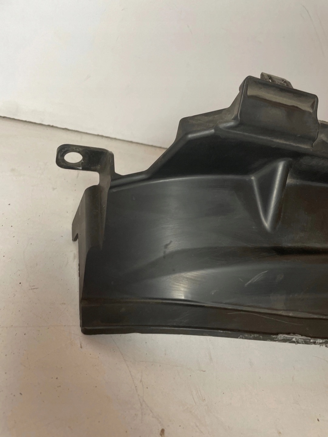 cover supports radiator Ford Fiesta MK7