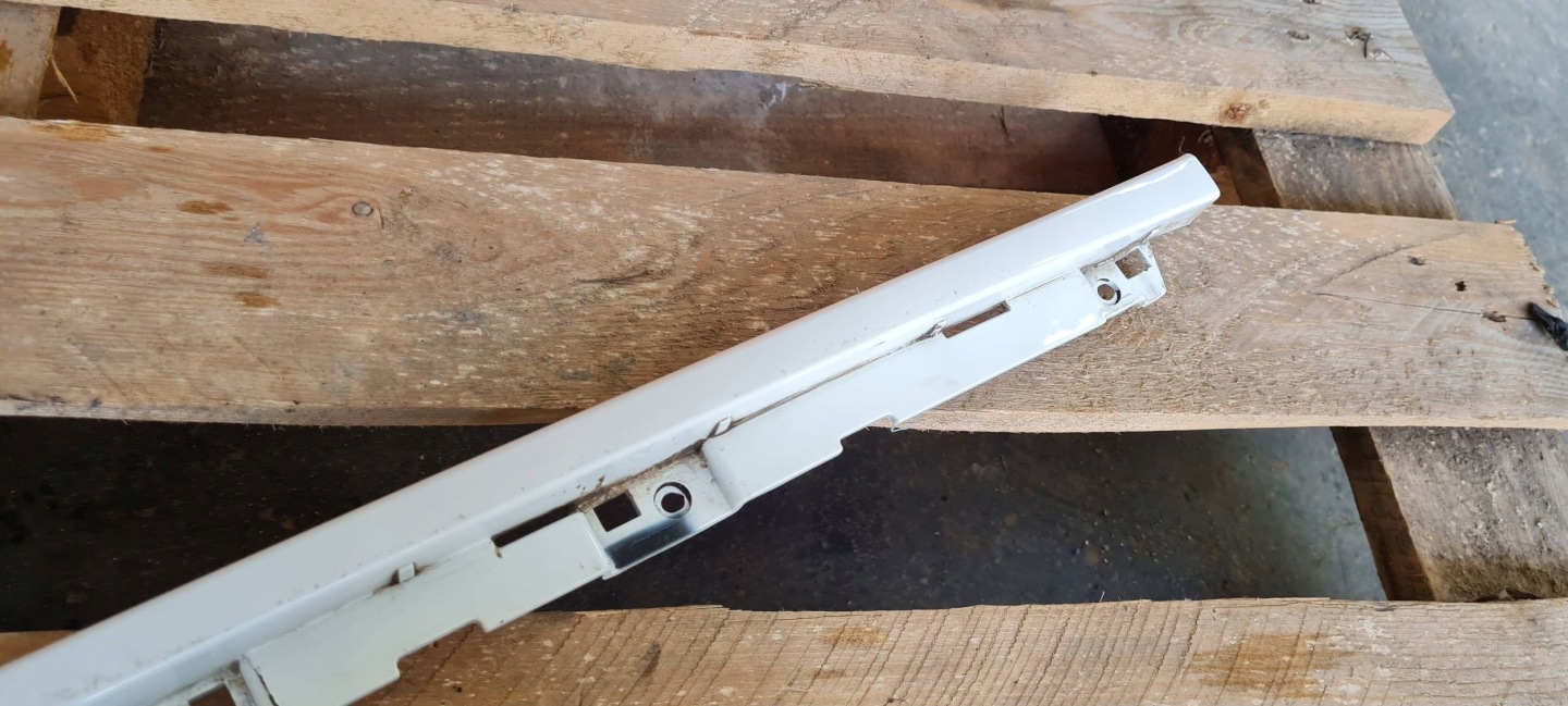 Q5 80A moulding of a bumper cap central front 80A807661 LY9C