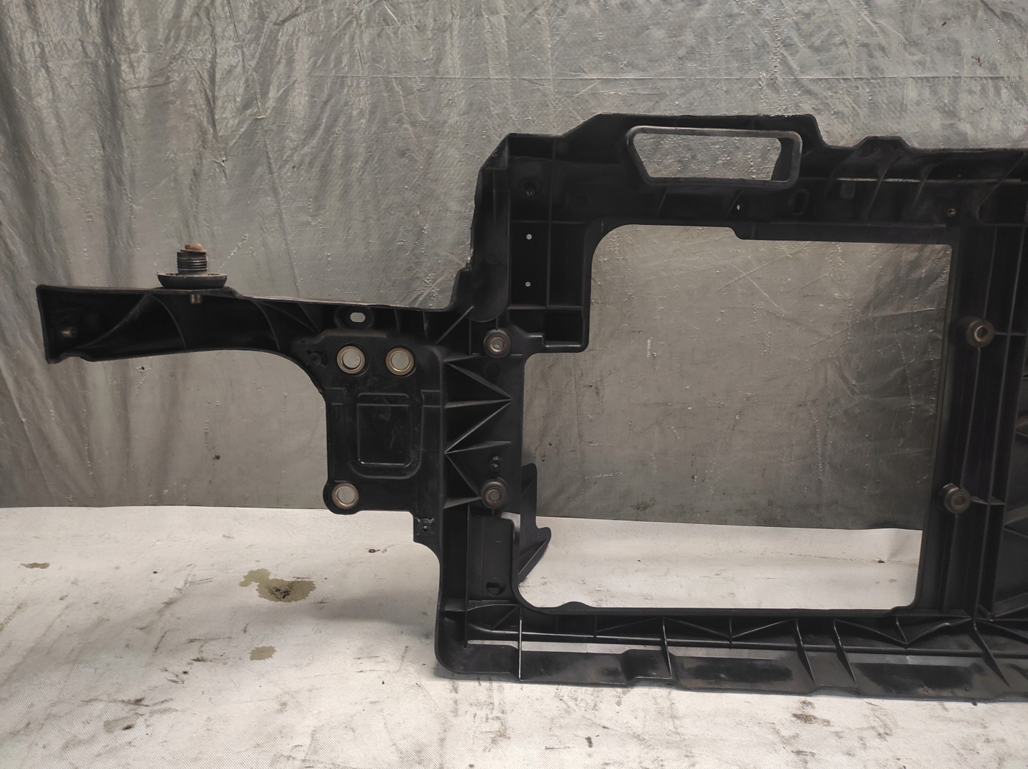 support panel for radiators pillar iron SKODA FABIA and 1.4 B 6Y0805588