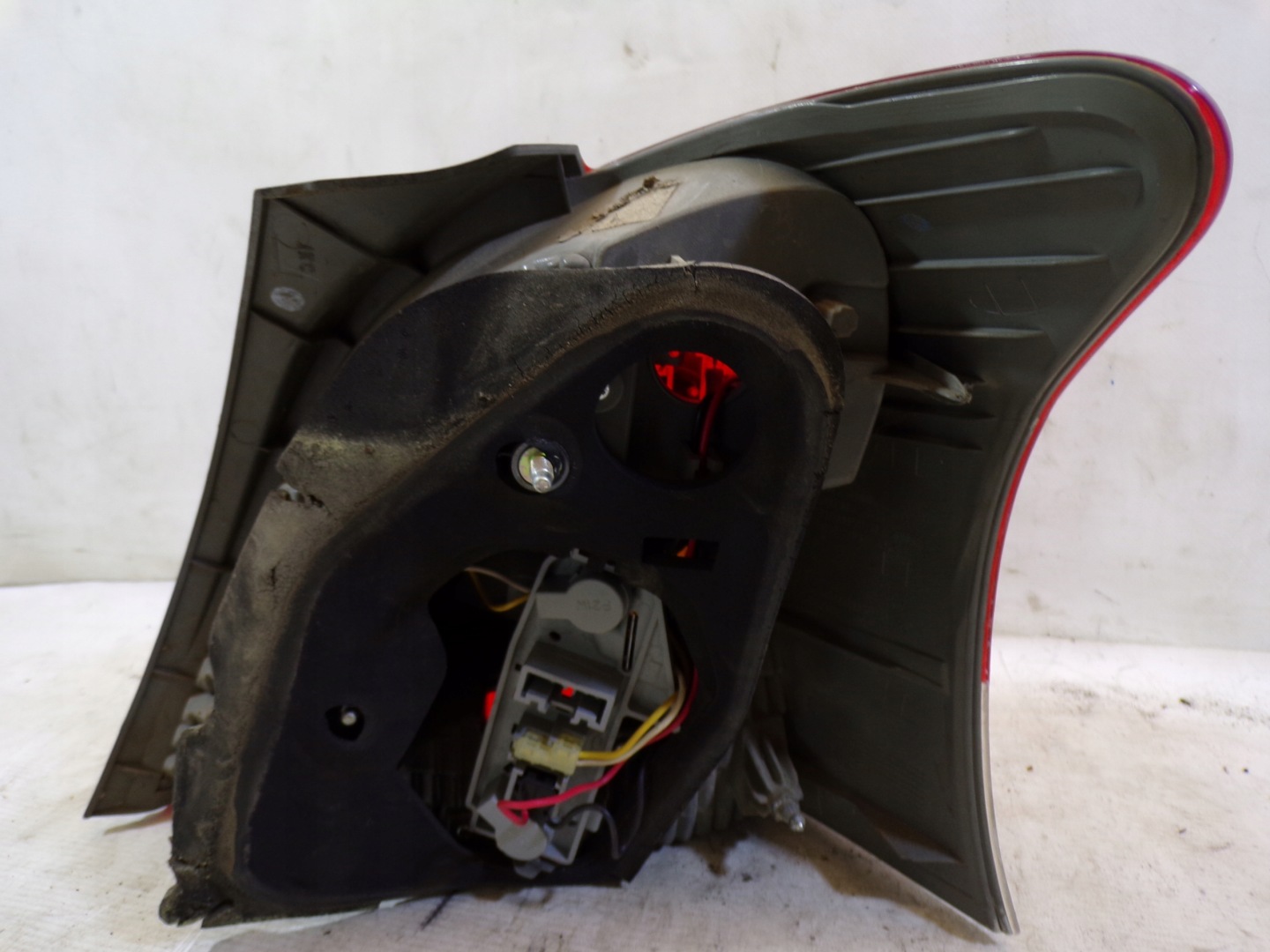 light rear rear part left TOYOTA YARIS 2 II 3D (K)