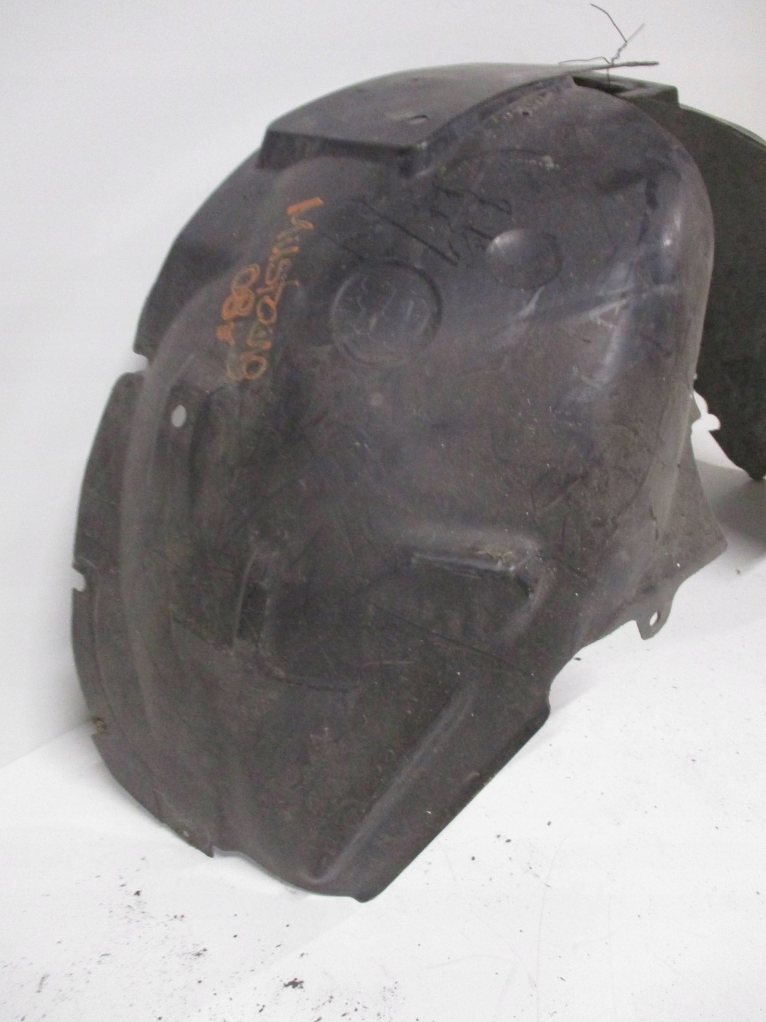 mudguard front right FORD MUSTANG VII 8R33-168563