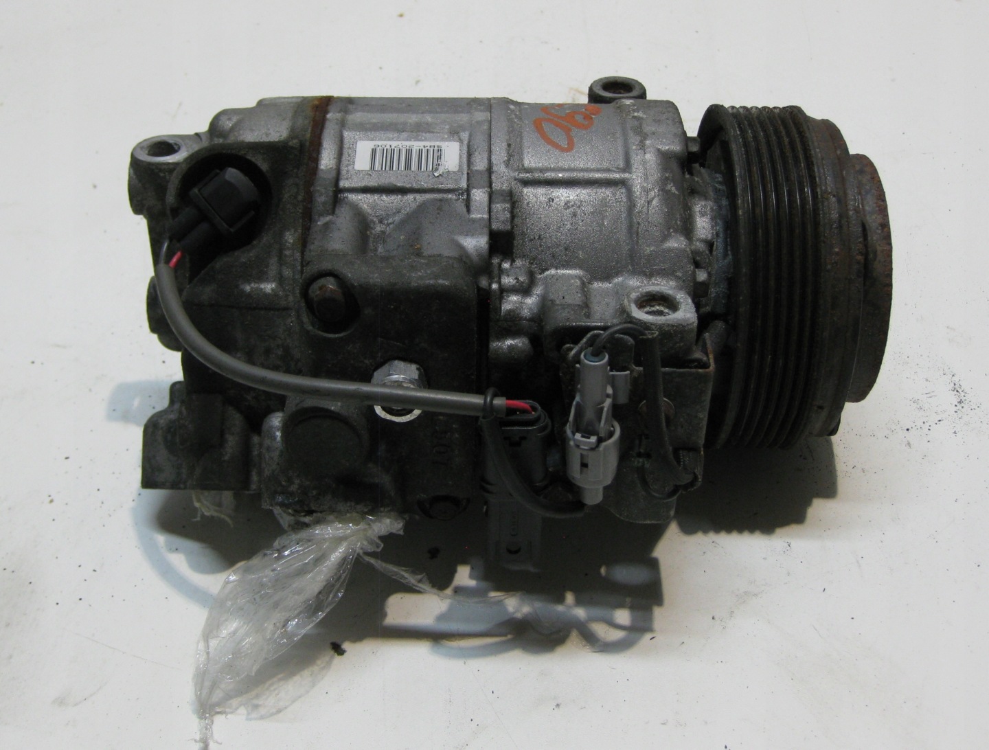 BMW E90 2.0 D kompresor klimatizacie 6987862-03