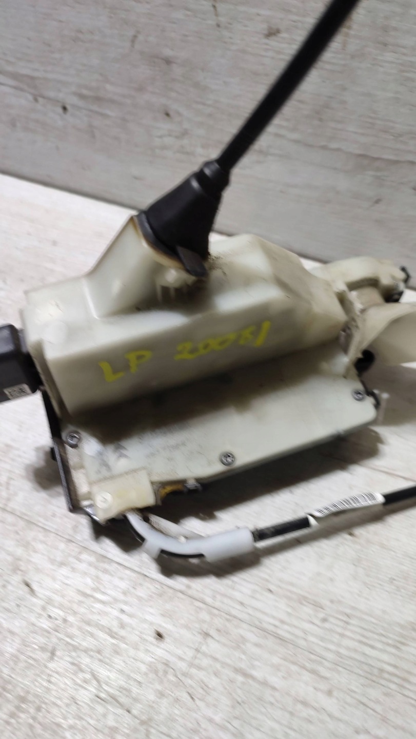 Peugeot 2008 and 2018 front side left lock door