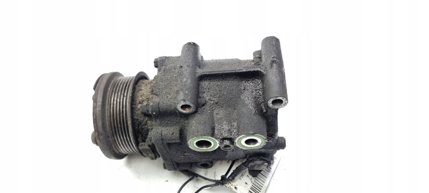 compressor of the air conditioning FORD FOCUS