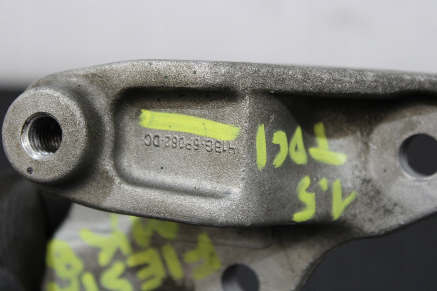 supporto staffa motore H1BG-6P082-DC FORD FIESTA MK8