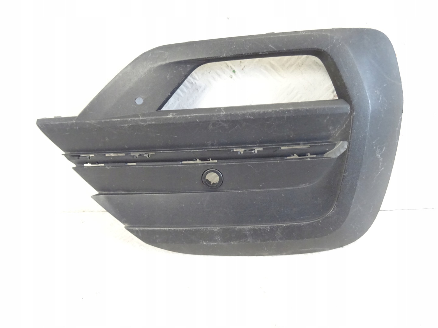 grid of a bumper front front right VW T6 LIFT 7LA807490