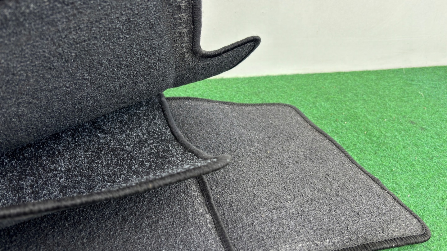 Tapis WELUROWE SCHERER KOMPLET SEAT ATECA 3821 DW8A