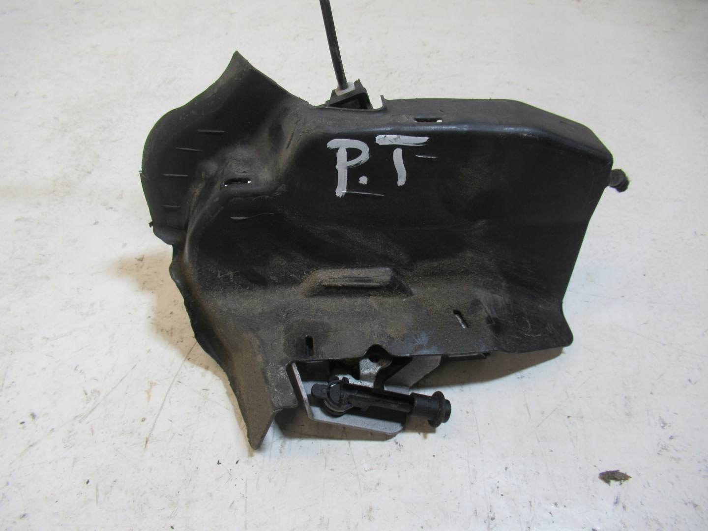 lock door CENTRALNY right rear part rear AUDI A4 B6 8E0839016C