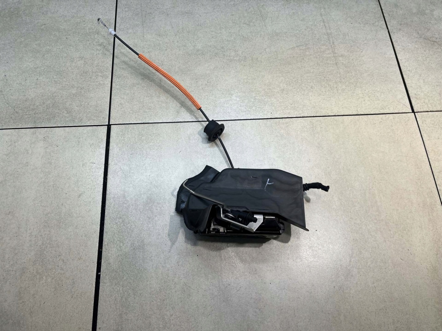 lock door right rear part AUDI A4 B6 2.5 TDI 8E0839350