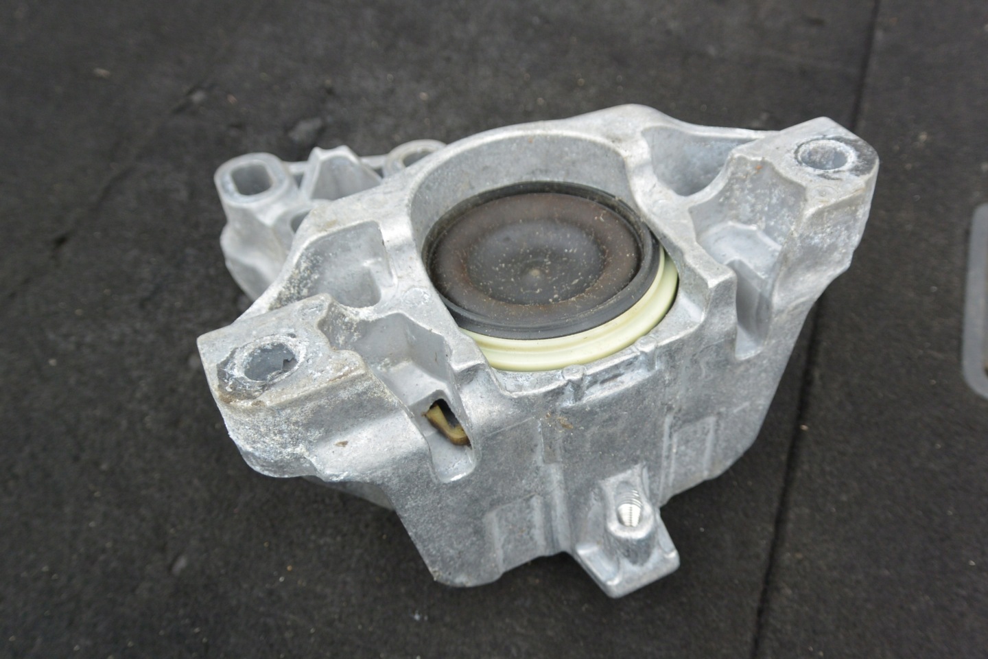 holder engine mount MERCEDES W246 W176 W156 GLA A B CLA W117 2.2 CDI